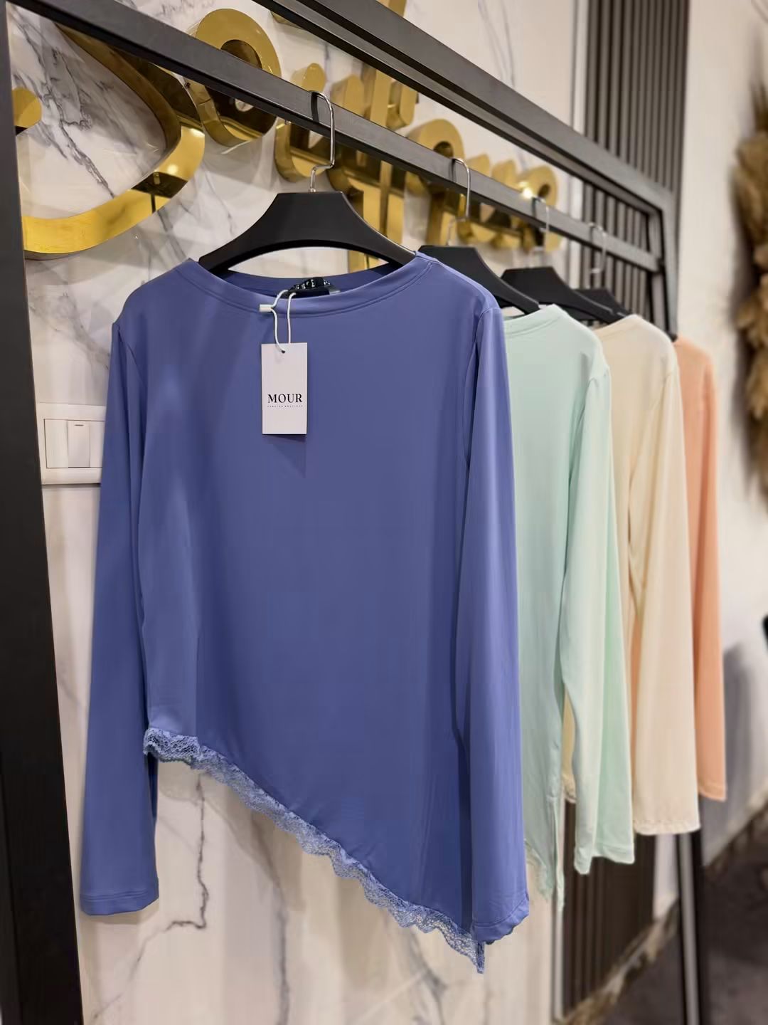 long sleeves asymmetric dentelle