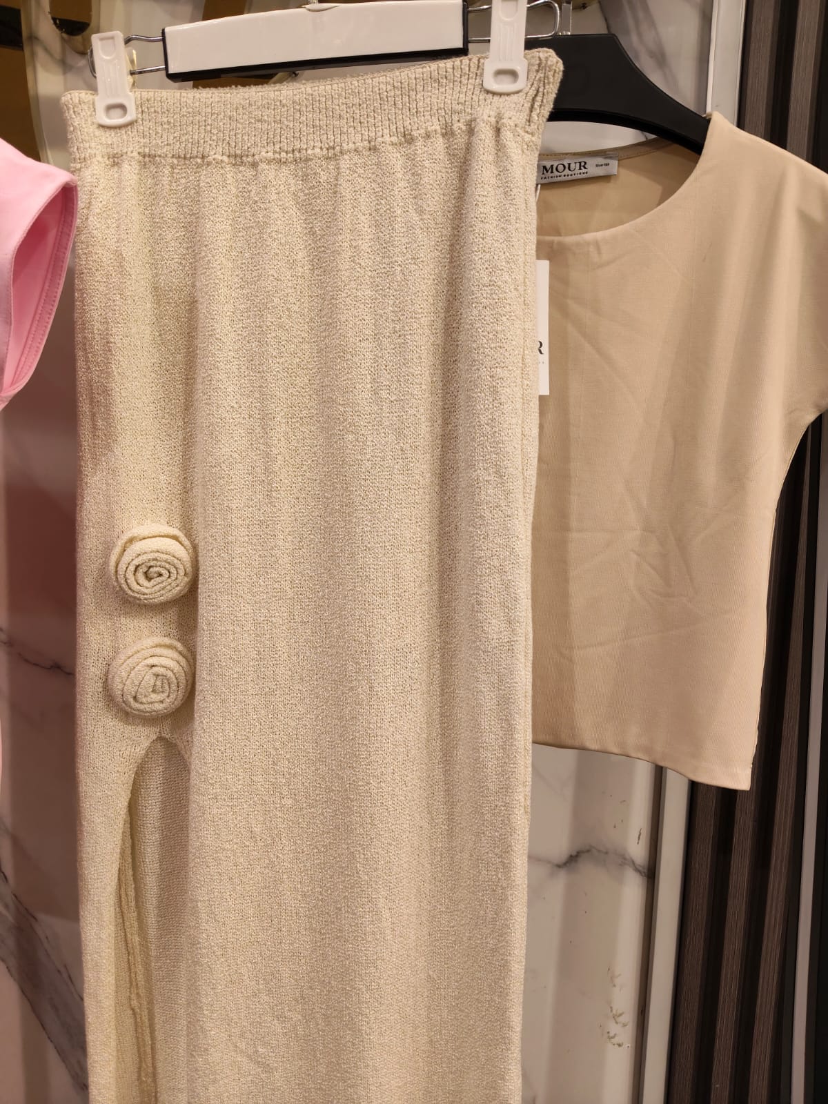 flowred slit skirt