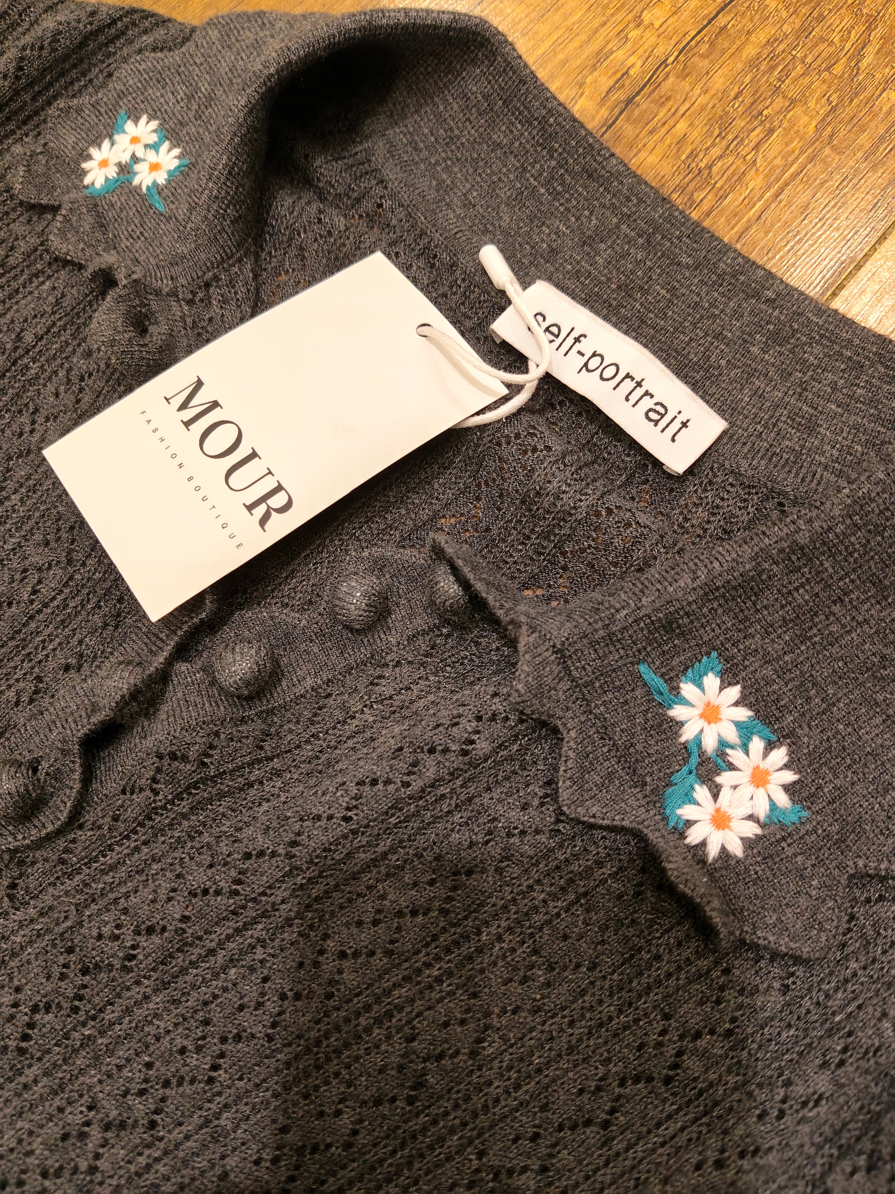 Embroideried knit collar top