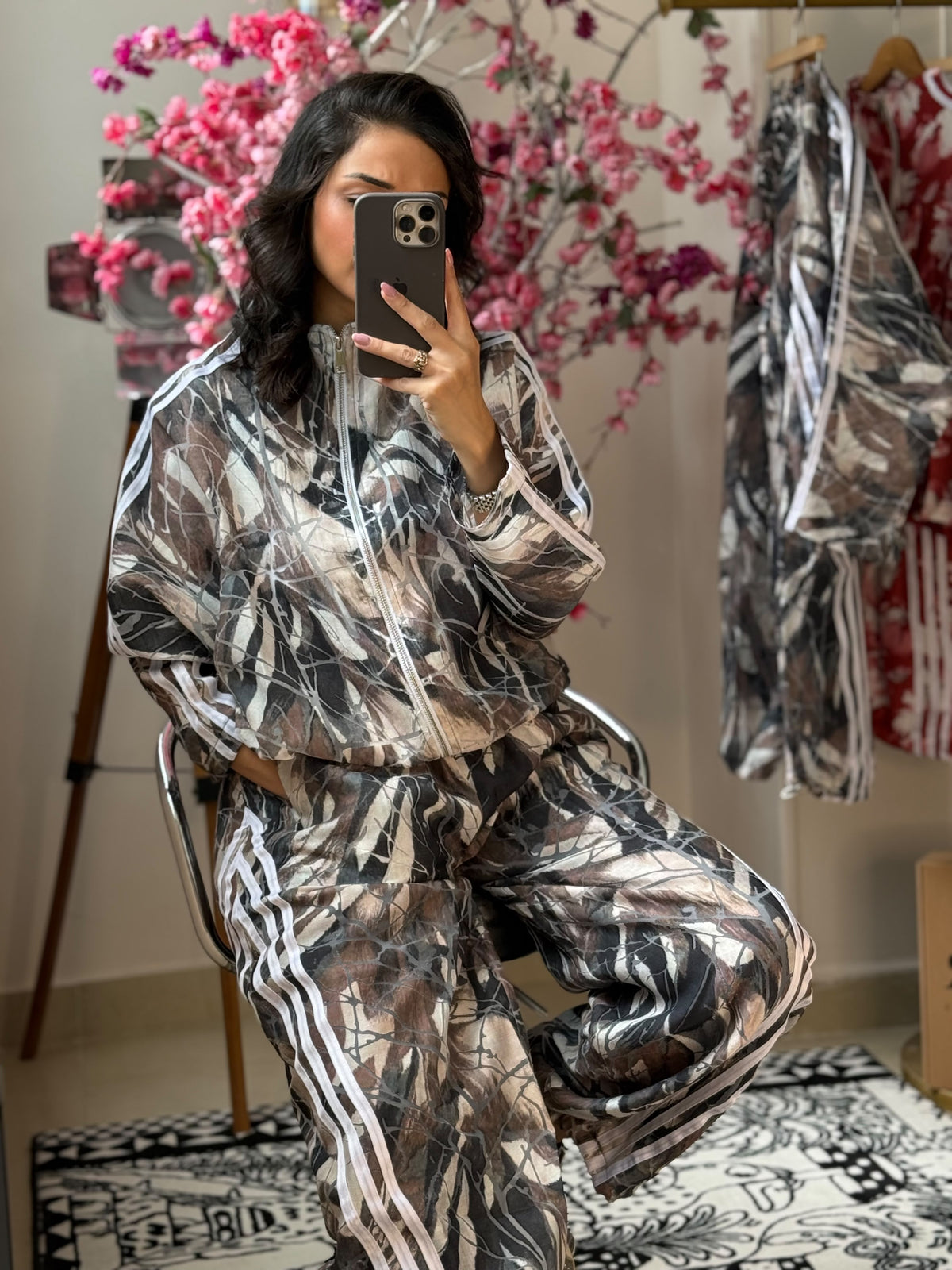 Leaves printed sport set