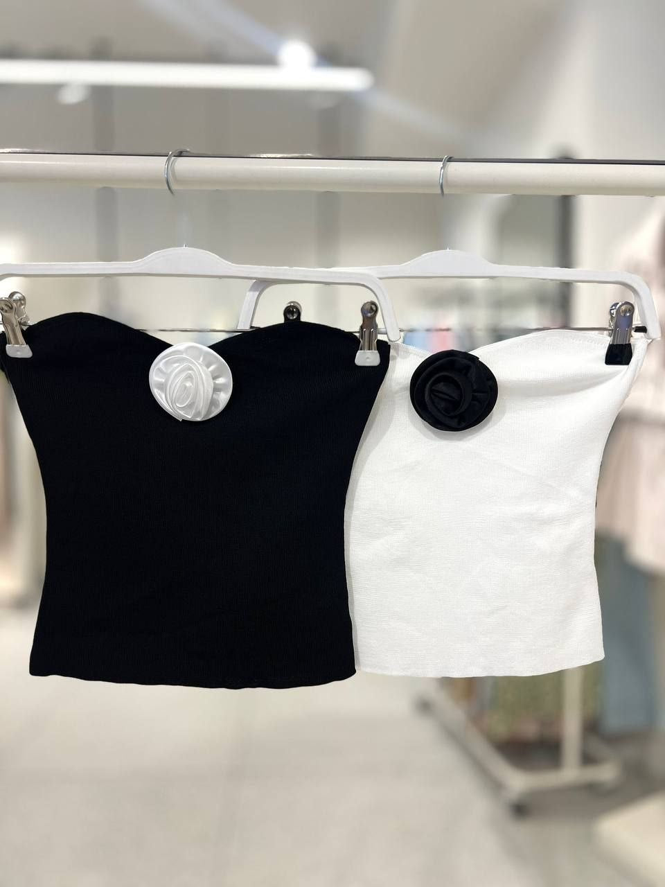 flower broche top