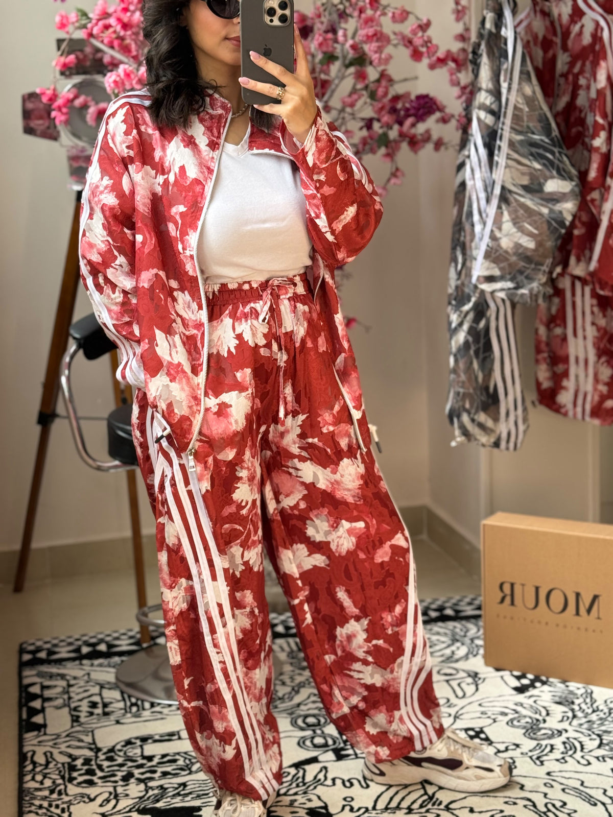 Leaves printed sport set